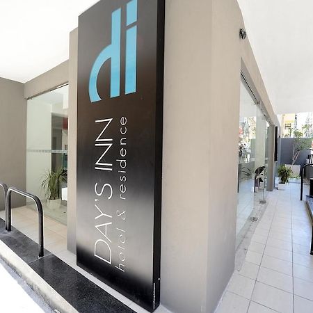 Day'S Inn Hotel And Residence Слима Екстериор снимка